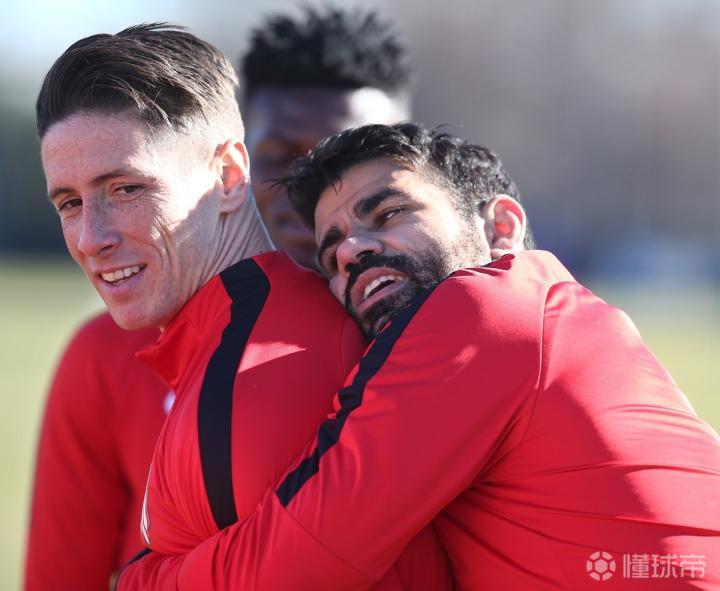 开云体育官方网站 -集结日斯图加特备战国王杯，止住颓势细节曝光，底气十足，临场指挥获称赞的简单介绍